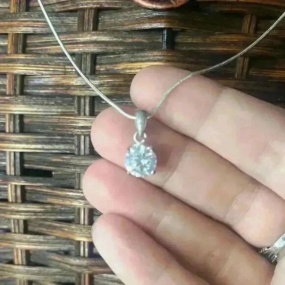 Vintage Avon honor society CZ pendant necklace - Picture 2 of 4